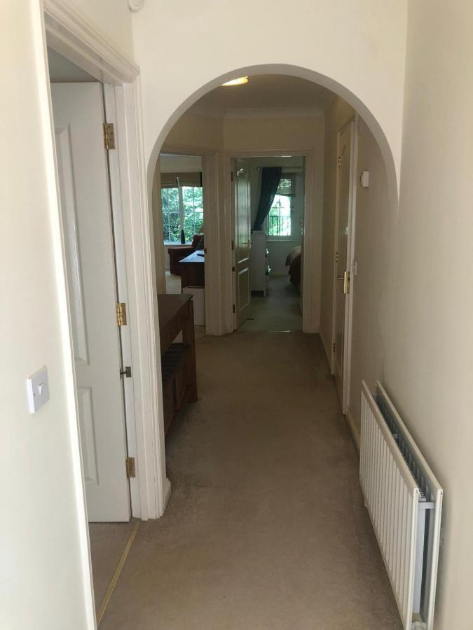 Lovely 2 Bedroom 2 Baths Flat With Free Parking Basingstoke Zewnętrze zdjęcie